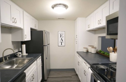 Monroeville Apartment | Honoray-Kes lovely two bed rooms apartment