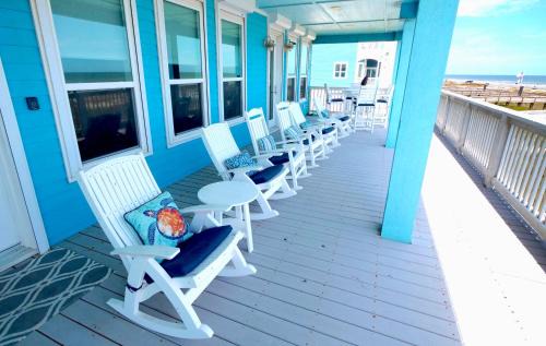 Stavanger Beach House | Honu Beachfront by Ryson Vacation Rentals