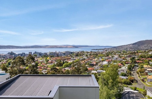 Mount Stuart House | Hooper House - Stylish Character Home