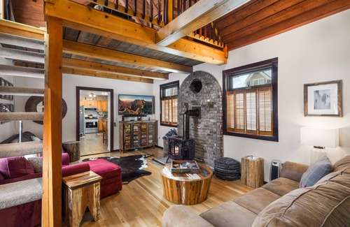 Ouray House | Hooray for Ouray! Hot tub and 2 blocks to Main Street!