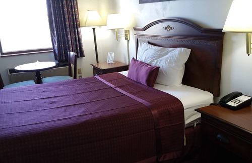 Portland Hotel | Hoosier Inn