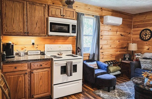 Freetown Cabin | Hoosier National Hideaway