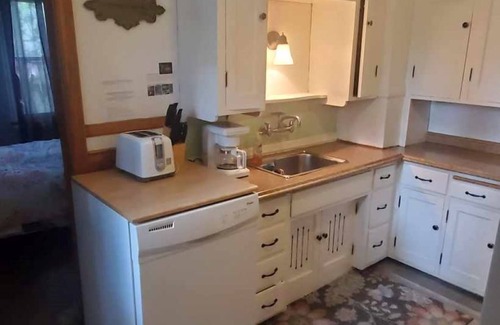 Richfield House | Hop, Skip, & a Jump Away! MOA, Lake Nokomis, Fun & More! Close to Everything!