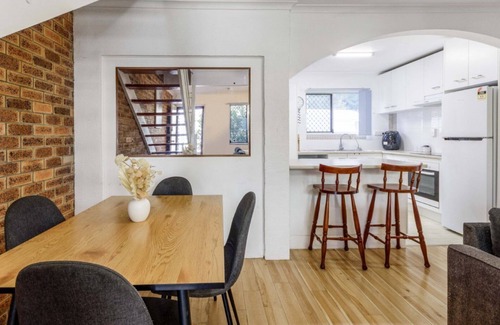 Bellara Apartment | 'Hop, Skip & Jump to the Waterfront'