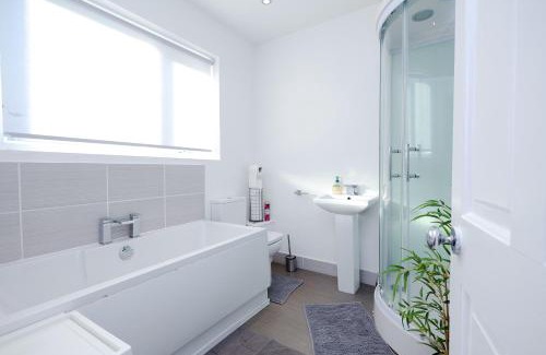 Middleton House | Hope Deluxe King Bedroom Manchester