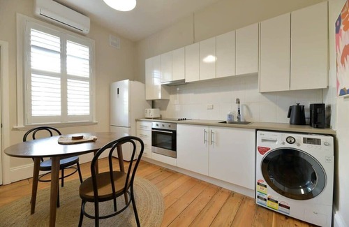 Bathurst Apartment | Hope St Cottage I - Historic Haven, Mountain Views