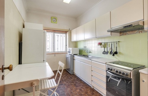 Cova da Piedade Apartment | Hopstays - Almada Saudade