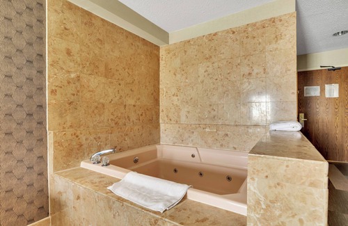 Avenel Hotel | Horizon Inn