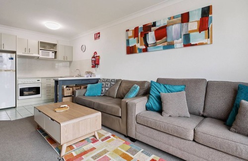 Jindabyne Apartment | Horizons 407, Resting on the shores of Lake Jindabyne