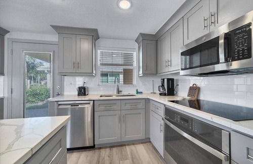 Siesta Key Villa | Horizons West Beachside Villa D-10 is a great 2 bedroom, 2 bath beachside villa!