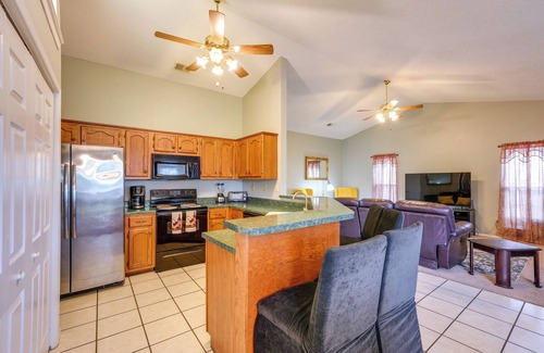 Horn Lake House | Horn Lake Home w/Yard: 8 Mi to Graceland!