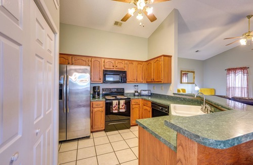 Horn Lake House | Horn Lake Home w/Yard: 8 Mi to Graceland!