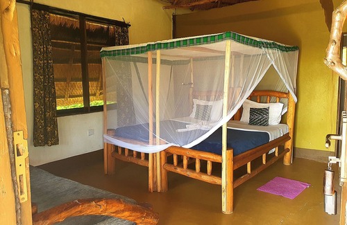 Pakwach Cabin | Hornbill Bush Lodge