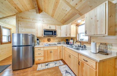 La Grange House | Horse Farm Retreat with Pond View Near Louisville
