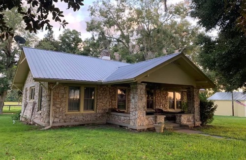 Fellowship House | Horses & Views; Gorgeous Stone Home: 25 acre Ranch, Covered Porch, ages 2+ Ride!