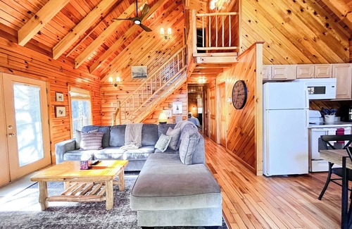Slade Cabin | Horseshoe Falls-RRG-Hot tub!