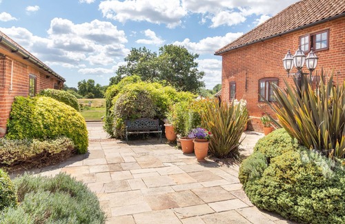 Little Glemham Cottage | Horseshoe