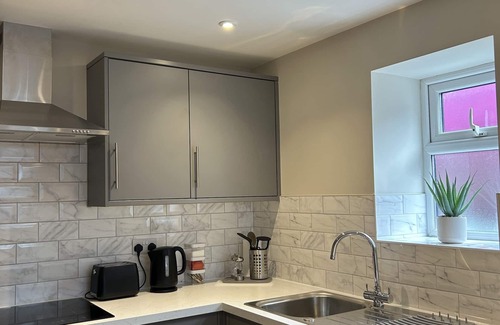 Horsham Apartment | Horsham - Cosy, 1 bedroom apartment