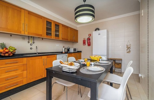 Vila Real Santo Antonio Apartment | HostWise – Bright and Spacious Flat