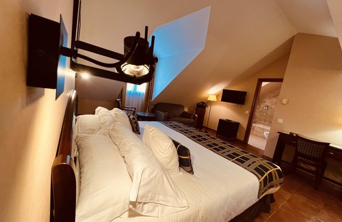 San Lorenzo de El Escorial Hotel | Hospedium Hotel Los Lanceros