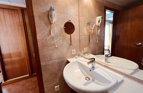 San Lorenzo de El Escorial Hotel | Hospedium Hotel Los Lanceros