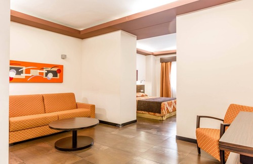 Los Valientes Hotel | Hospedium Hotel Los Periquitos