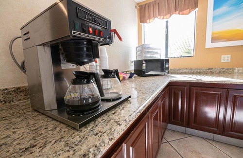 San Bernardino Hotel | Hospitality Inn San Bernardino/Redlands