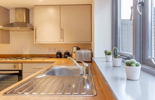 Leominster House | Host & Stay | Bridge Street Residence