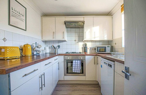 Milton Keynes House | Host & Stay | Chicksands Avenue