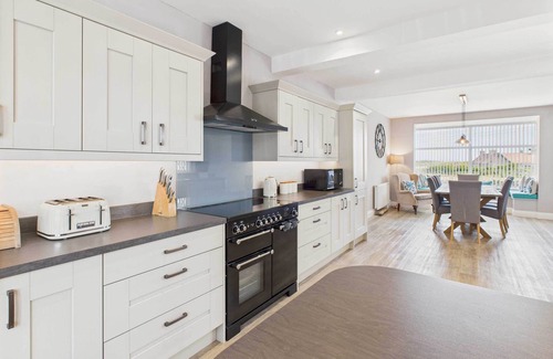 Bamburgh House | Host & Stay | Chirnells