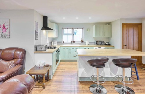 Aldborough Ski Chalet | Host & Stay | Dovecote View