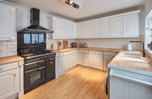 Saltburn-by-the-Sea House | Host & Stay | Emerald Residence