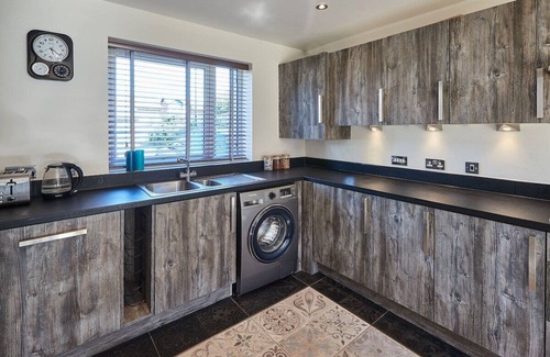 Gamston House | Host & Stay | Greenfinch Road