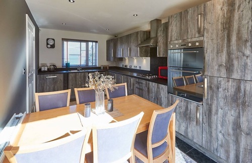 Gamston House | Host & Stay | Greenfinch Road