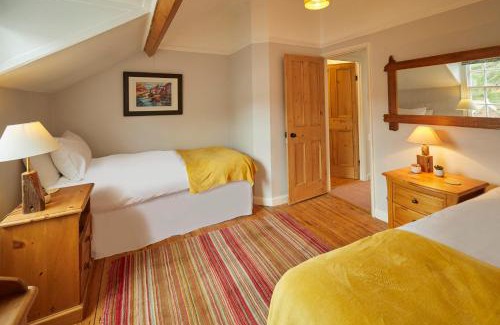 Staithes House | Host & Stay - Hampdon Cottage