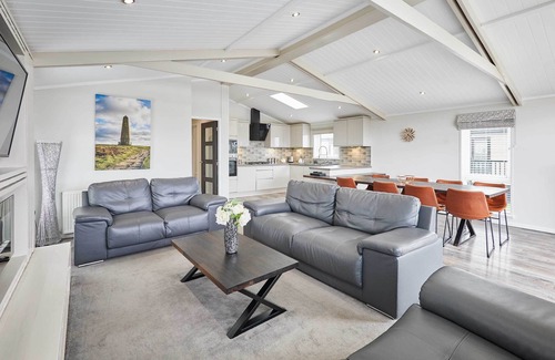 Carlton-in-Cleveland House | Host & Stay | Henry Bolckow Lodge