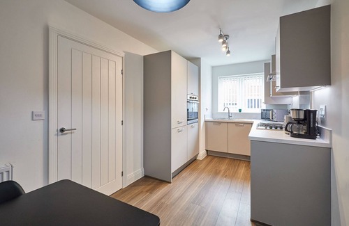 Peterborough House | Host & Stay | Hewitt Close