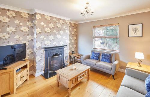 Muston House | Host & Stay - Holmedene
