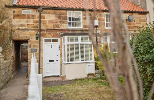 Hinderwell House | Host & Stay - Honey Cottage