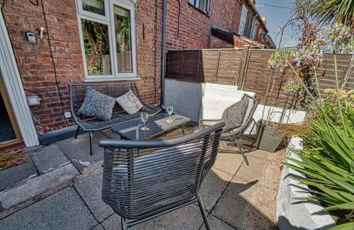 Worcester House | Host & Stay - London Road Cottage