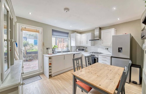 Mountsorrel House | Host & Stay | Loughborough Road House