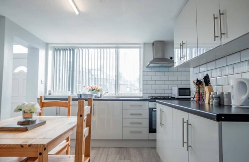 Bradford House | Host & Stay | Park Cliffe House