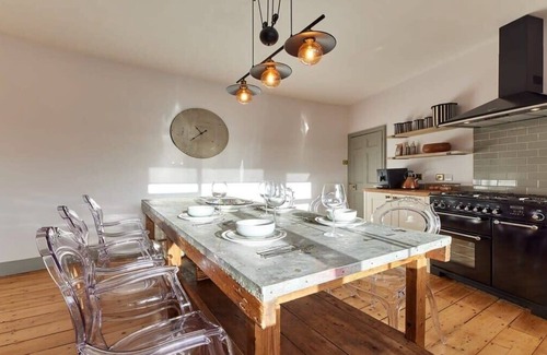 Tynemouth House | Host & Stay | Peacock House