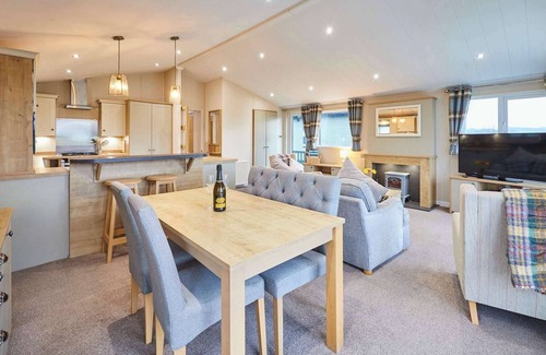 Low Gate Ski Chalet | Host & Stay | Portland One