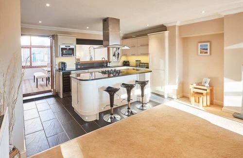 Alnmouth House | Host & Stay | The Chimneys