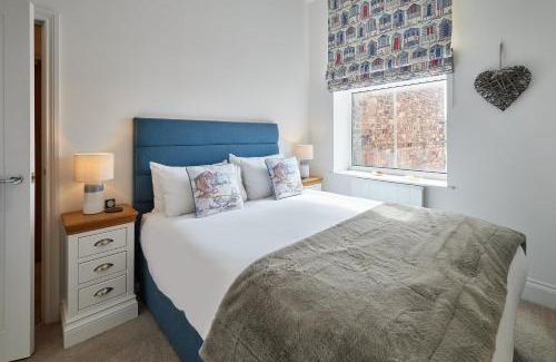 South Cliff Apartment | Host & Stay - The Little Lobster