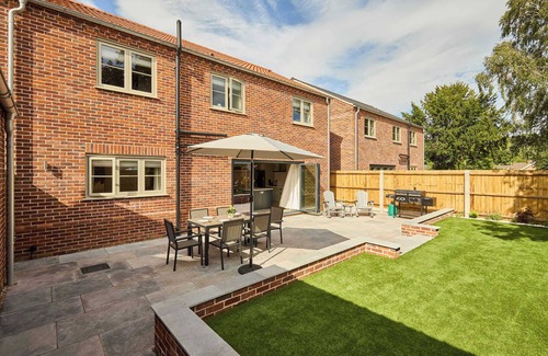 North Wootton House | Host & Stay | The Sett