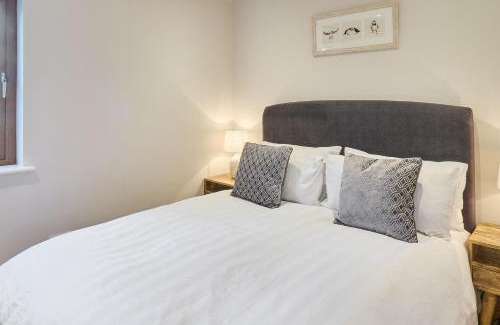 Aldington House | Host & Stay - Willow Barn