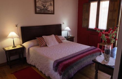 Navarredonda de Gredos House | Hostal Almanzor Gredos