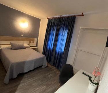 El Molar House | Hostal Azul